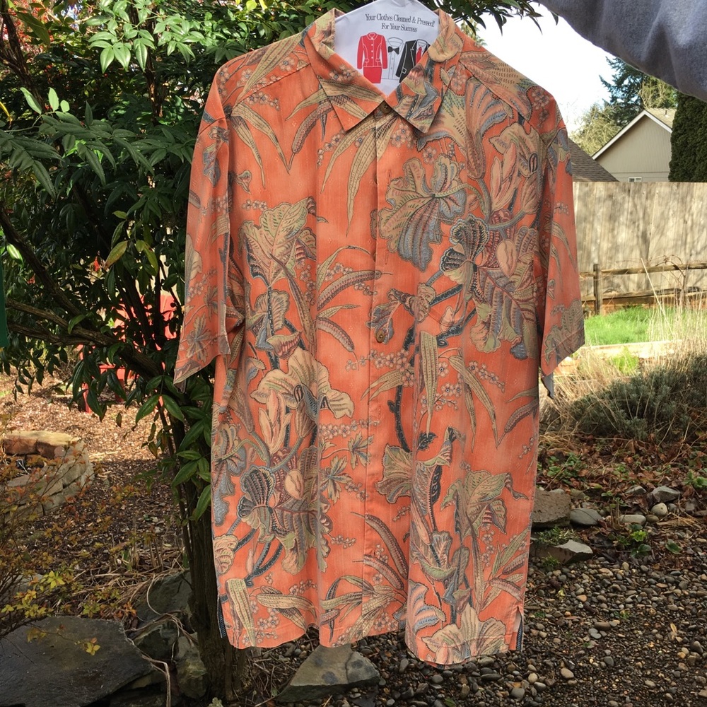 ⚡️ on sale now Tommy Bahama aloha shirt